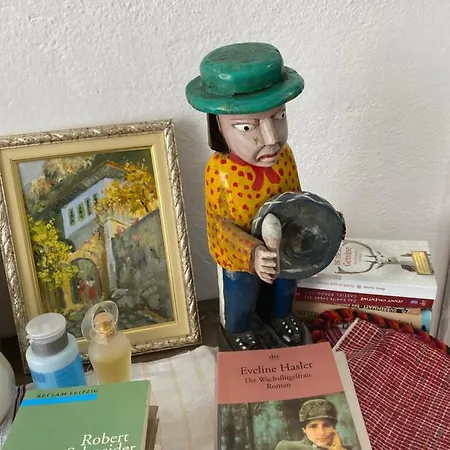 Roza's Πανσιόν *