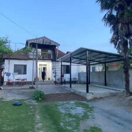 Πανσιόν Roza's *