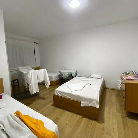 Πανσιόν Roza's Σκόδρα