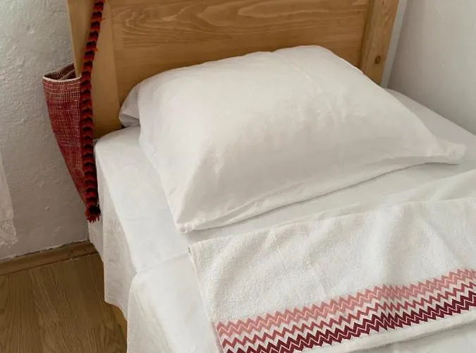 Roza's בית הארחה שקודר