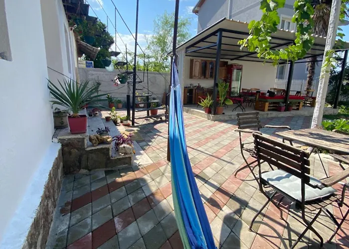 בית הארחה Roza's *